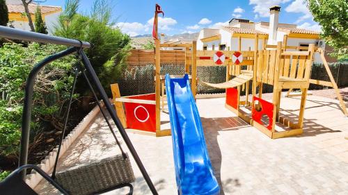 Játszótér, Casa Lila - private pool and playground in Hondon De Las Nieves