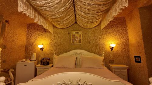 Iris Cave Cappadocia - Tap to explore photos