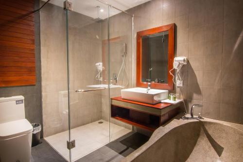 room detail thumbnail 2