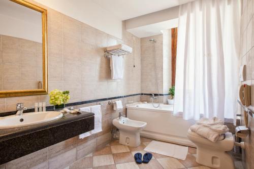 Atlante Garden Hotel - image 2