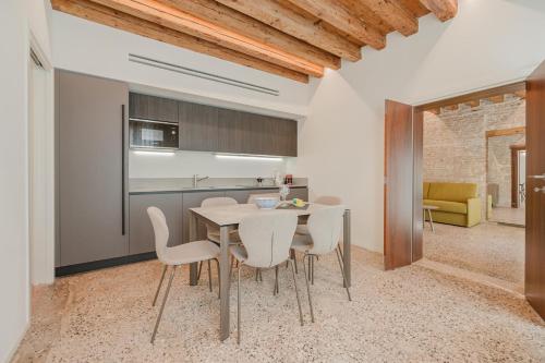 San Matteo Rialto Terrace Apt - image 8