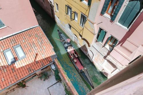 San Matteo Rialto Terrace Apt - image 9