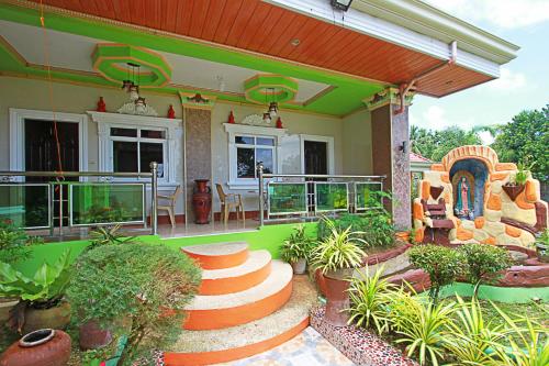 LOBOC Airbnb Traveller's Inn near Kainan ng Bayan
