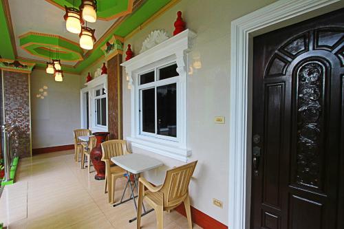 LOBOC Airbnb Traveller's Inn near Kainan ng Bayan