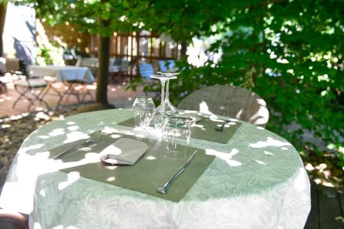 Le Mas Des Aigras - Hotel & Restaurant de Charme en Provence - 레스토랑