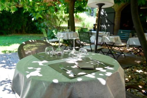 Le Mas Des Aigras - Hotel & Restaurant de Charme en Provence - 레스토랑