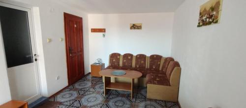 One-Bedroom Suite image 5