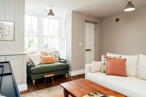 A szálláshely kívülről, Nuthatch in Brockenhurst