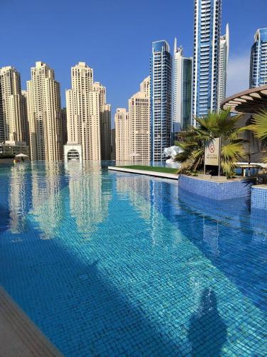 Luxury in Dubai Marina: Dining Pool Day & Beaches - image 13