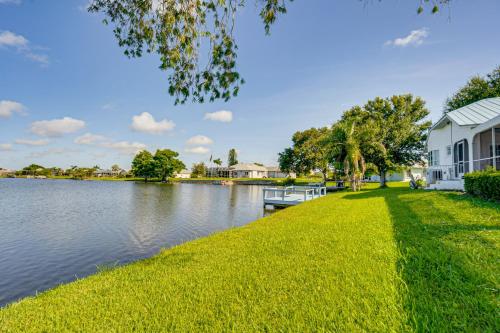 Waterfront Living at its Best! Florida Getaway in ชาร์ลอต ฮาร์เบอร์