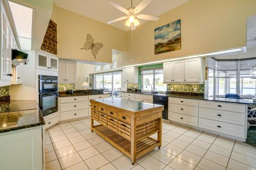 Waterfront Living at its Best! Florida Getaway in ชาร์ลอต ฮาร์เบอร์