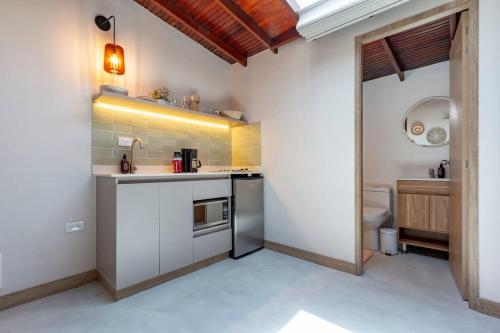 Spacious Laureles Apt-Smart Lock-Queen Bed-AC, Medellín (fotografie 2)
