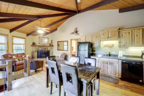 2 Mi to Skiing! Wooded Beech Mtn Retreat w/ Decks, Beech Mountain (photo 2)