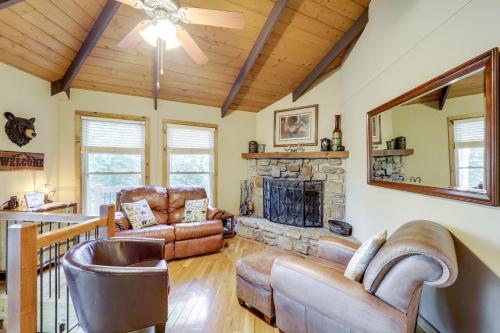 2 Mi to Skiing! Wooded Beech Mtn Retreat w/ Decks, Beech Mountain (photo 4)