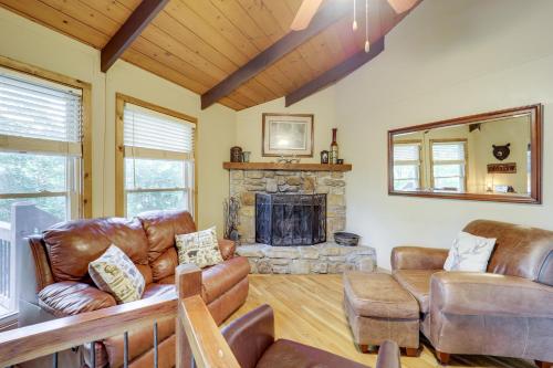 2 Mi to Skiing! Wooded Beech Mtn Retreat w/ Decks, Beech Mountain (photo 9)
