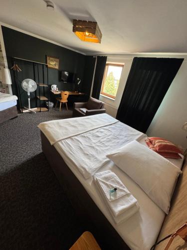 Hotel Kraus - Zentral in Bielefeld-Heepen, Gratis Parken, 24h Check-in in Bad Oeynhausen