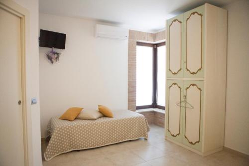 Deluxe Triple Room image 3