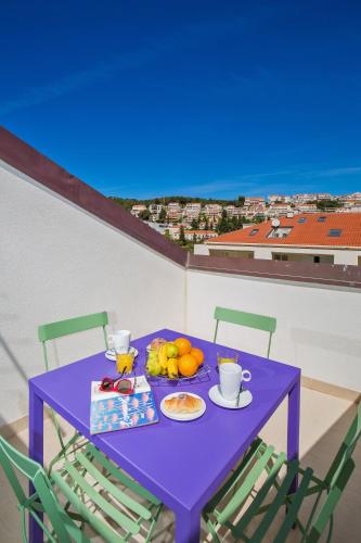 One-Bedroom Apartment with Balcony - Attic