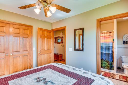 Hilltop Home with Panoramic Forest and Mountain Views! - image 11