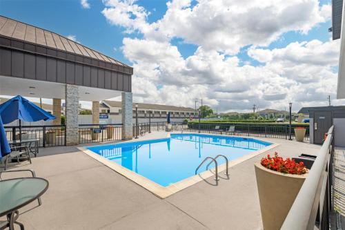Best Western Center Inn - image 10