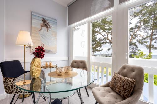 Balcony/terrace, Strandvilla Aegir mit Ostseeblick und Strandkorb am Strand in Ostseebad Binz
