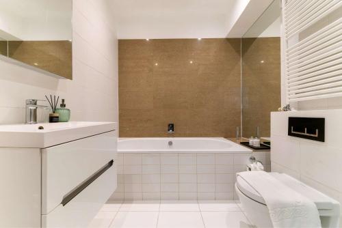 Premium Hyde Park Townhouse by Madestays, London (photo 2)