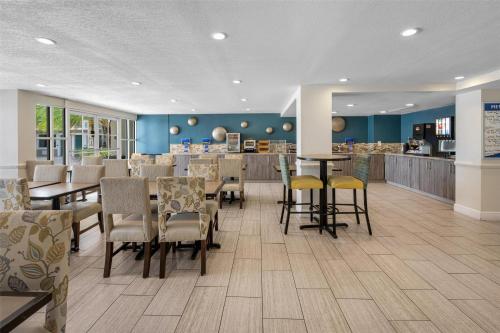 餐飲選擇, 貝斯特韋斯特蓋特威威拓奇思酒店 (Best Western Gateway to the Keys) in 佛羅里達市