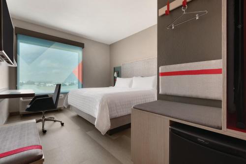 avid hotel California - Lexington Park