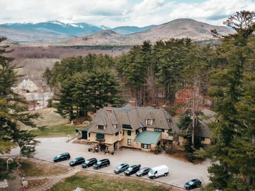 Stonehurst Manor Breakfast & Dinner Included in North Conway (NH)