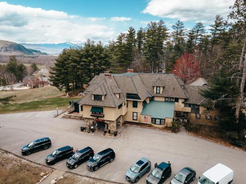 Stonehurst Manor Breakfast & Dinner Included – North Conway, NH