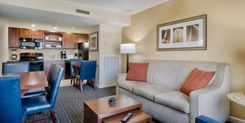 Wyndham Long Wharf 2BR Apartment with Resort Access - image 5