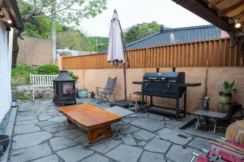 Yangpyeong Baknyeon gotack Yusunjae Hanok pension in Yangdong-myeon