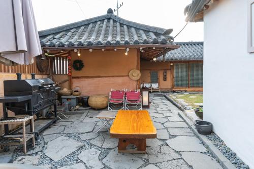 Yangpyeong Baknyeon gotack Yusunjae Hanok pension in Yangdong-myeon
