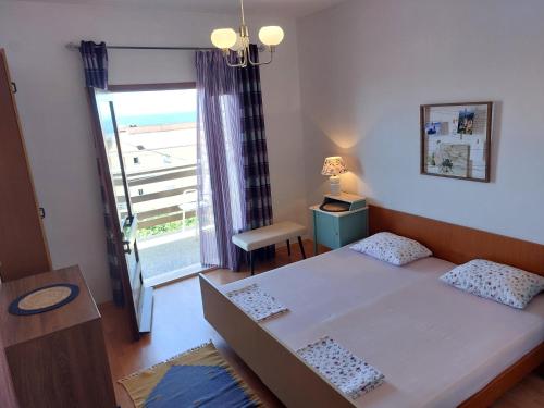 One-Bedroom Apartment with Balcony and Sea View image 10