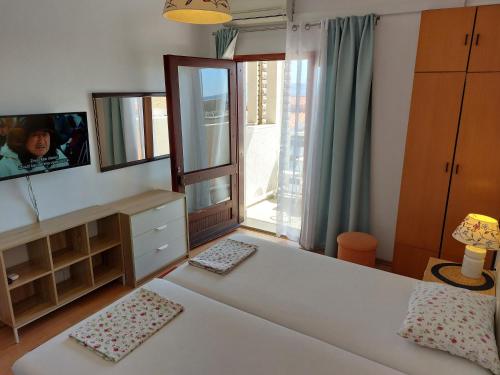 One-Bedroom Apartment with Balcony and Sea View image 10