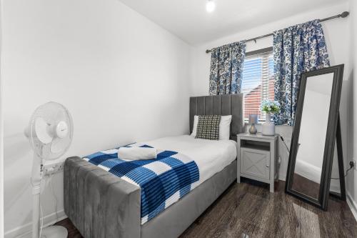 New large townhouse 3 bedrooms 4 beds and parking, Manchester (photo 8)