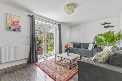 New large townhouse 3 bedrooms 4 beds and parking, Manchester (photo 4)