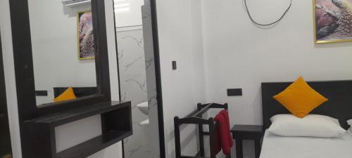 Deluxe Double Room image 9