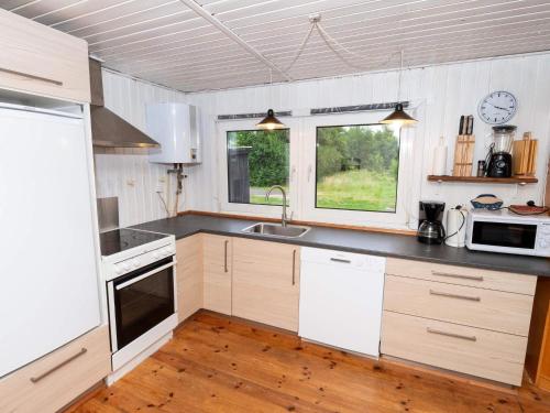 Iekārtas, 6 person holiday home in Thyholm in Thyholm