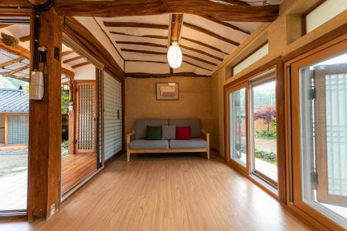 Yangpyeong Baknyeon gotack Yusunjae Hanok pension in Yangdong-myeon