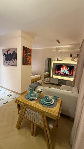 Chic Retreat Near JKIA and SGR with Nairobi National Park Views – khách sạn tại Mugunoini