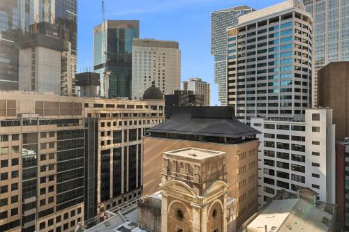 KozyGuru | Sydney CBD | Spacious Urban Living - image 5