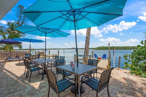 Coastal Breeze Siesta Dolphin "A" in Sarasota, USA