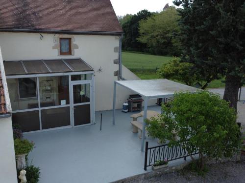 Maison rénovée à Bransat avec spa, WiFi et animaux acceptés - FR-1-489-294 (Maison renovee a Bransat avec spa, WiFi et animaux acceptes - FR-1-489-294) in 盧希蒙特方
