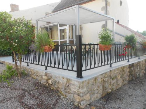 Maison rénovée à Bransat avec spa, WiFi et animaux acceptés - FR-1-489-294 (Maison renovee a Bransat avec spa, WiFi et animaux acceptes - FR-1-489-294) in 盧希蒙特方