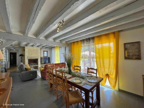 Grande maison de campagne calme avec jardin, cheminée et wifi - FR-1-497-245 (Grande maison de campagne calme avec jardin, cheminee et wifi - FR-1-497-245) in La Ferte-Frenel