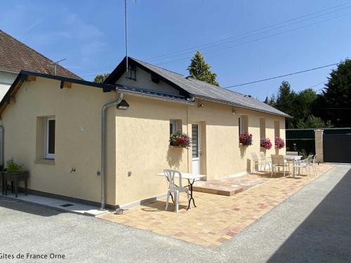 Maison individuelle avec jardin clos et recharge électrique à Gacé - FR-1-497-247 (Maison individuelle avec jardin clos et recharge electrique a Gace - FR-1-497-247) in Gacé