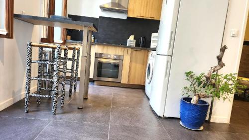 L'Azur Papety des Catalans in 07. La Corniche