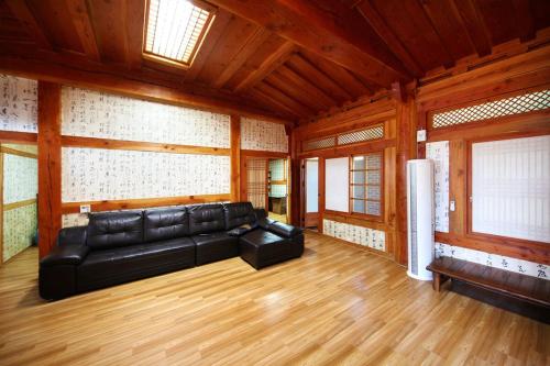 wandoenjelpensyeon in Gunoe-myeon