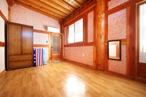 wandoenjelpensyeon in Gunoe-myeon